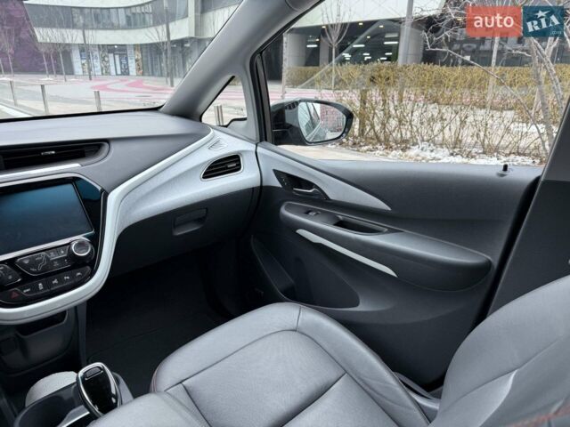 Серый Опель Ampera-e, объемом двигателя 0 л и пробегом 165 тыс. км за 15000 $, фото 29 на Automoto.ua