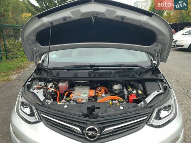 Серый Опель Ampera-e, объемом двигателя 0 л и пробегом 118 тыс. км за 15399 $, фото 13 на Automoto.ua