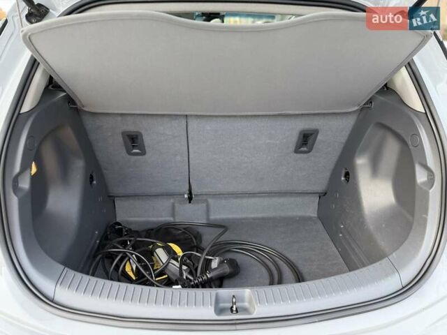 Серый Опель Ampera-e, объемом двигателя 0 л и пробегом 85 тыс. км за 14950 $, фото 36 на Automoto.ua