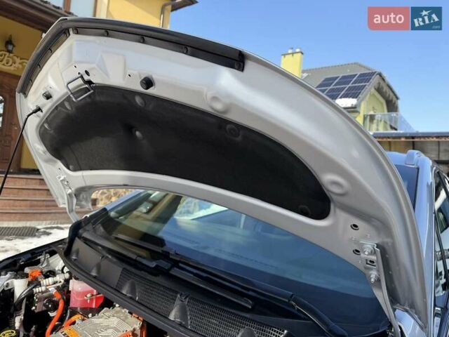 Сірий Опель Ampera-e, об'ємом двигуна 0 л та пробігом 65 тис. км за 14950 $, фото 37 на Automoto.ua