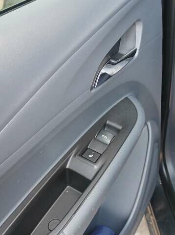 Серый Опель Ampera-e, объемом двигателя 0 л и пробегом 215 тыс. км за 13300 $, фото 17 на Automoto.ua
