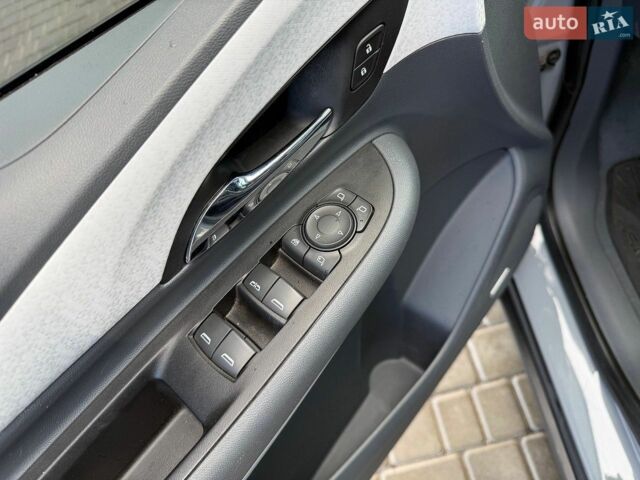 Серый Опель Ampera-e, объемом двигателя 0 л и пробегом 190 тыс. км за 14799 $, фото 7 на Automoto.ua