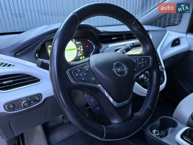 Серый Опель Ampera-e, объемом двигателя 0 л и пробегом 11 тыс. км за 18200 $, фото 14 на Automoto.ua