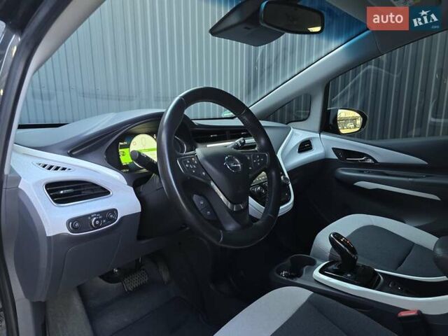 Серый Опель Ampera-e, объемом двигателя 0 л и пробегом 11 тыс. км за 18200 $, фото 11 на Automoto.ua