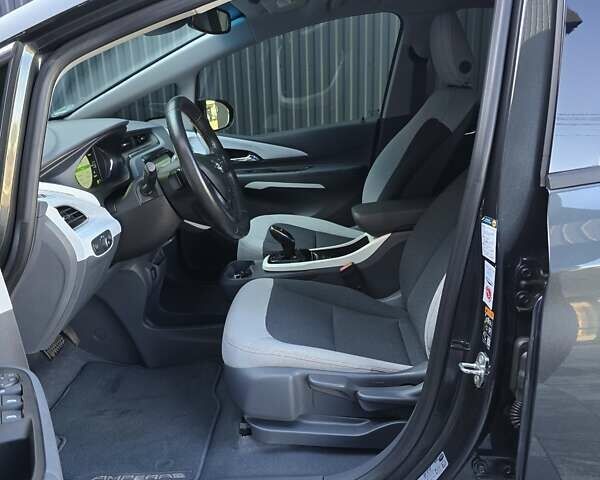 Серый Опель Ampera-e, объемом двигателя 0 л и пробегом 11 тыс. км за 18200 $, фото 13 на Automoto.ua