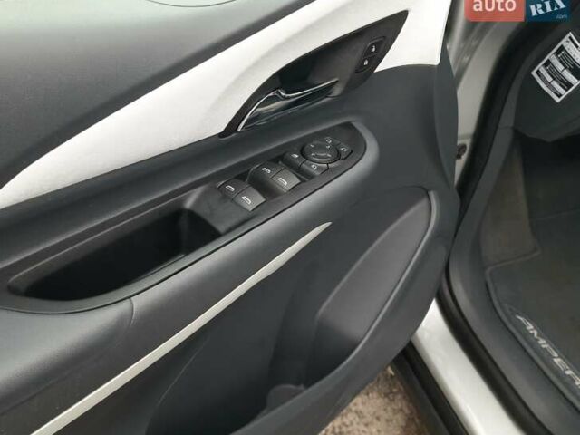 Серый Опель Ampera-e, объемом двигателя 0 л и пробегом 118 тыс. км за 15399 $, фото 17 на Automoto.ua