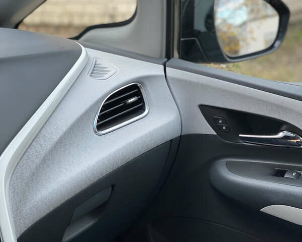 Серый Опель Ampera-e, объемом двигателя 0 л и пробегом 111 тыс. км за 15450 $, фото 49 на Automoto.ua