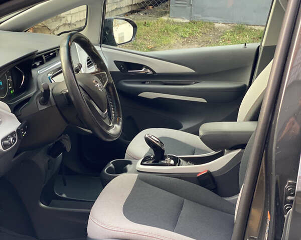 Серый Опель Ampera-e, объемом двигателя 0 л и пробегом 111 тыс. км за 15450 $, фото 28 на Automoto.ua