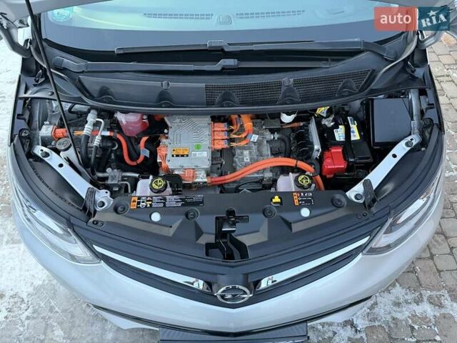 Сірий Опель Ampera-e, об'ємом двигуна 0 л та пробігом 37 тис. км за 17499 $, фото 87 на Automoto.ua