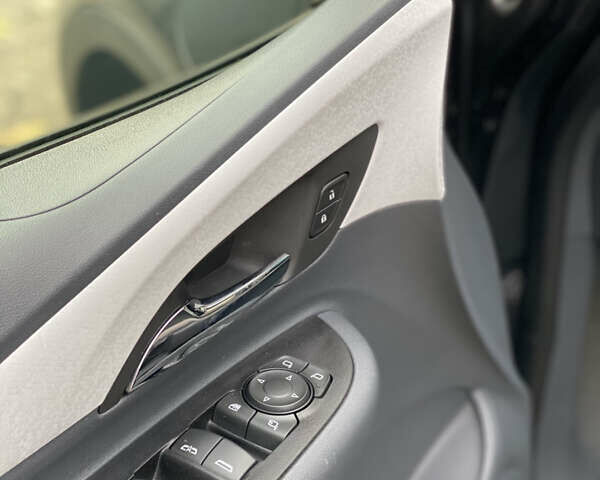 Серый Опель Ampera-e, объемом двигателя 0 л и пробегом 111 тыс. км за 15450 $, фото 51 на Automoto.ua