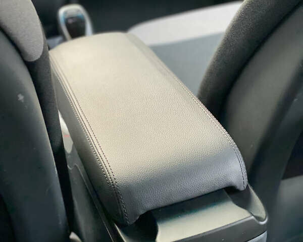 Серый Опель Ampera-e, объемом двигателя 0 л и пробегом 111 тыс. км за 15450 $, фото 46 на Automoto.ua