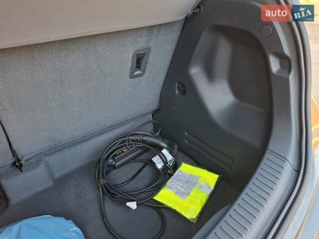 Серый Опель Ampera-e, объемом двигателя 0 л и пробегом 104 тыс. км за 16400 $, фото 40 на Automoto.ua