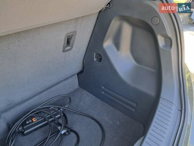 Серый Опель Ampera-e, объемом двигателя 0 л и пробегом 131 тыс. км за 16300 $, фото 52 на Automoto.ua