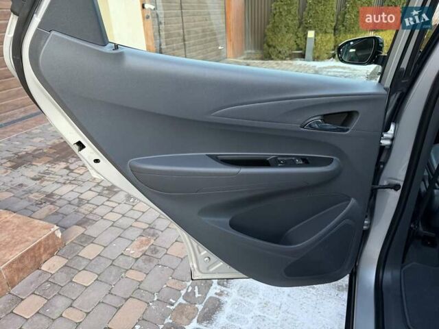 Сірий Опель Ampera-e, об'ємом двигуна 0 л та пробігом 37 тис. км за 18300 $, фото 40 на Automoto.ua