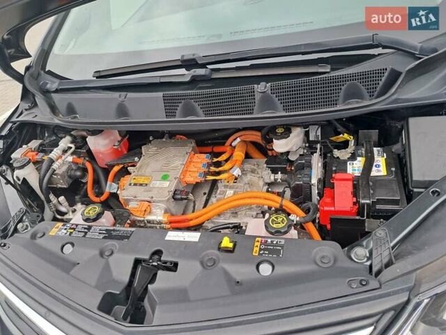 Серый Опель Ampera-e, объемом двигателя 0 л и пробегом 131 тыс. км за 16200 $, фото 47 на Automoto.ua