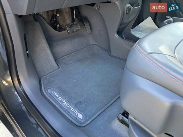 Серый Опель Ampera-e, объемом двигателя 0 л и пробегом 131 тыс. км за 16300 $, фото 60 на Automoto.ua