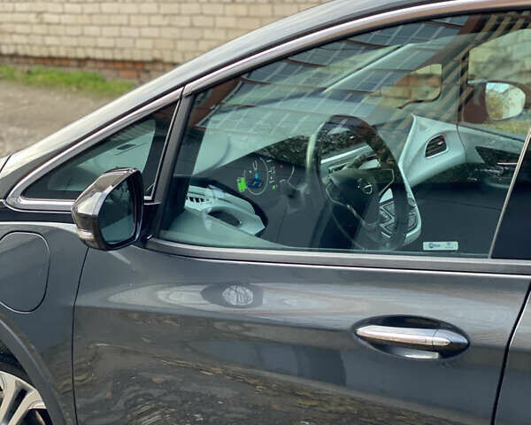 Серый Опель Ampera-e, объемом двигателя 0 л и пробегом 111 тыс. км за 15450 $, фото 61 на Automoto.ua