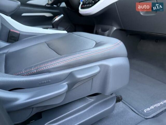 Сірий Опель Ampera-e, об'ємом двигуна 0 л та пробігом 37 тис. км за 17700 $, фото 60 на Automoto.ua