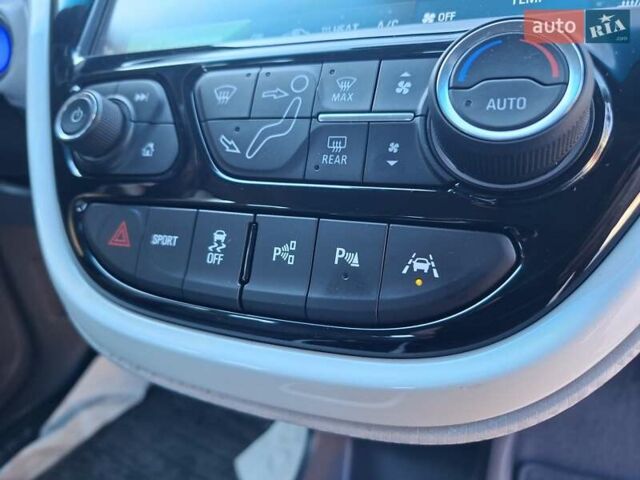 Серый Опель Ampera-e, объемом двигателя 0 л и пробегом 104 тыс. км за 16400 $, фото 13 на Automoto.ua