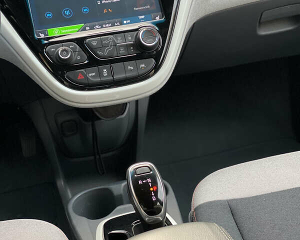 Серый Опель Ampera-e, объемом двигателя 0 л и пробегом 111 тыс. км за 15450 $, фото 45 на Automoto.ua