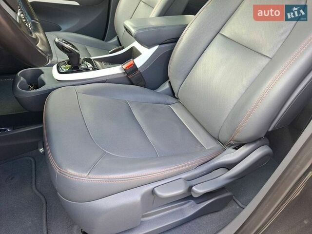 Сірий Опель Ampera-e, об'ємом двигуна 0 л та пробігом 73 тис. км за 16400 $, фото 34 на Automoto.ua