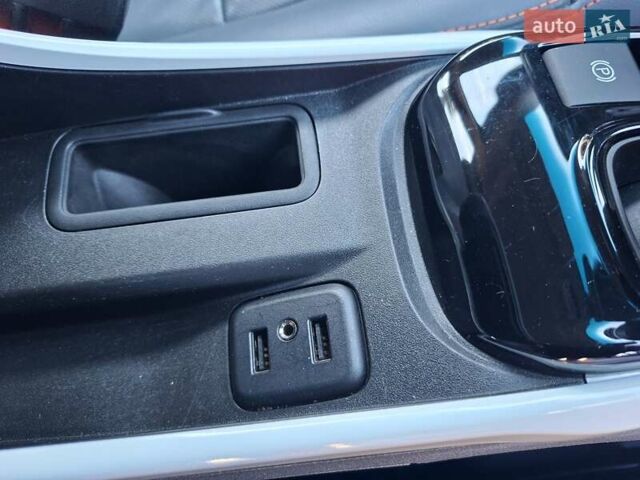 Серый Опель Ampera-e, объемом двигателя 0 л и пробегом 104 тыс. км за 16400 $, фото 14 на Automoto.ua