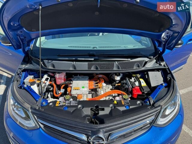 Синий Опель Ampera-e, объемом двигателя 0 л и пробегом 79 тыс. км за 14999 $, фото 25 на Automoto.ua