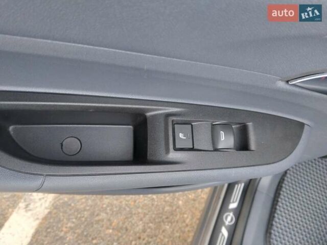 Синий Опель Ampera-e, объемом двигателя 0 л и пробегом 99 тыс. км за 16500 $, фото 20 на Automoto.ua