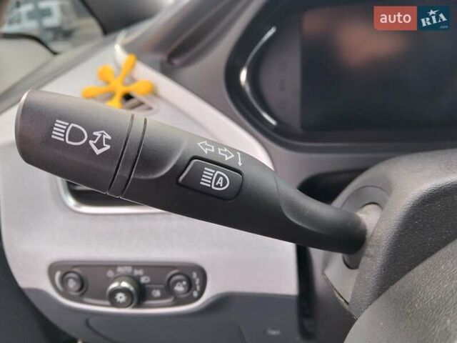 Синий Опель Ampera-e, объемом двигателя 0 л и пробегом 99 тыс. км за 16500 $, фото 24 на Automoto.ua