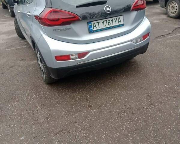 Синий Опель Ampera-e, объемом двигателя 0 л и пробегом 70 тыс. км за 16000 $, фото 7 на Automoto.ua