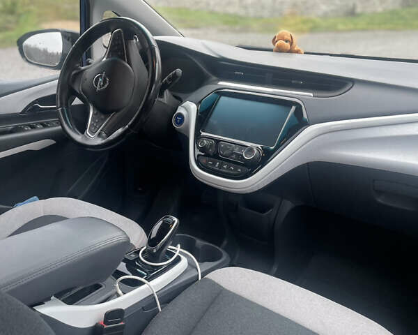 Синий Опель Ampera-e, объемом двигателя 0 л и пробегом 90 тыс. км за 15113 $, фото 11 на Automoto.ua