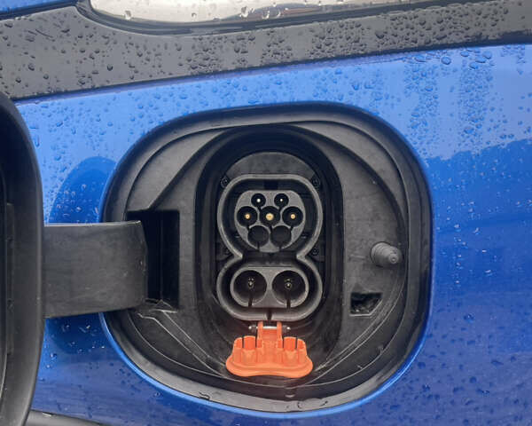 Синий Опель Ampera-e, объемом двигателя 0 л и пробегом 90 тыс. км за 15113 $, фото 7 на Automoto.ua