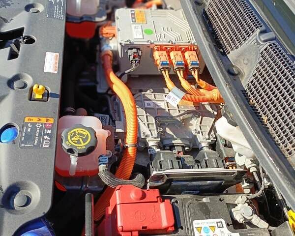 Синий Опель Ampera-e, объемом двигателя 0 л и пробегом 111 тыс. км за 15550 $, фото 28 на Automoto.ua