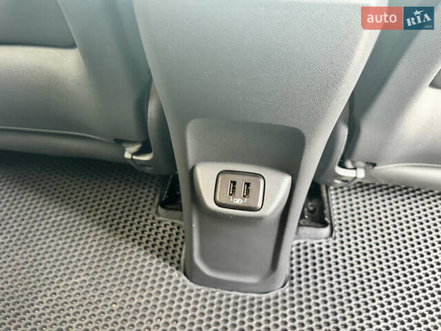 Синий Опель Ampera-e, объемом двигателя 0 л и пробегом 135 тыс. км за 15300 $, фото 45 на Automoto.ua