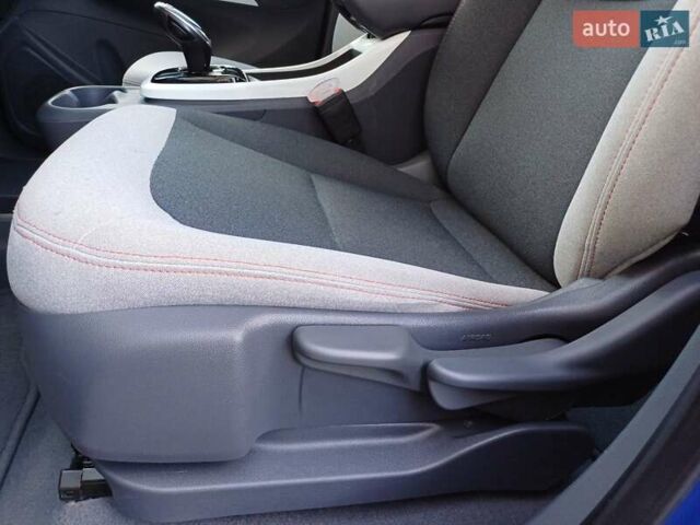 Синий Опель Ampera-e, объемом двигателя 0 л и пробегом 125 тыс. км за 13999 $, фото 31 на Automoto.ua
