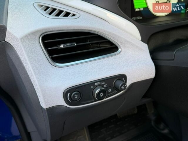 Синий Опель Ampera-e, объемом двигателя 0 л и пробегом 131 тыс. км за 17200 $, фото 15 на Automoto.ua