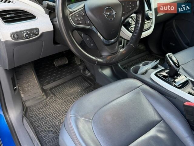 Синий Опель Ampera-e, объемом двигателя 0 л и пробегом 131 тыс. км за 17200 $, фото 9 на Automoto.ua