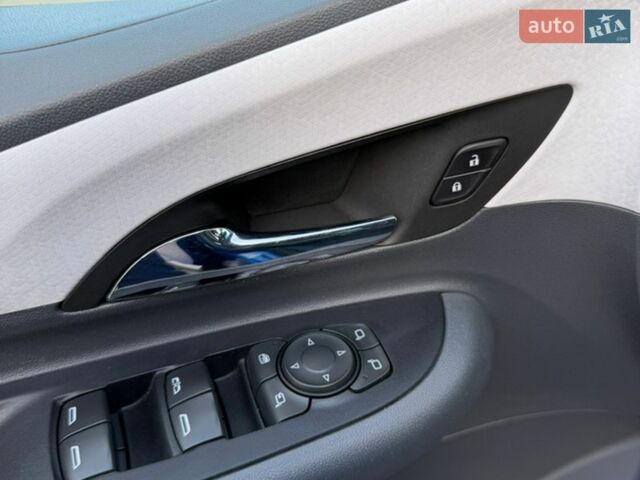 Синий Опель Ampera-e, объемом двигателя 0 л и пробегом 131 тыс. км за 17200 $, фото 16 на Automoto.ua