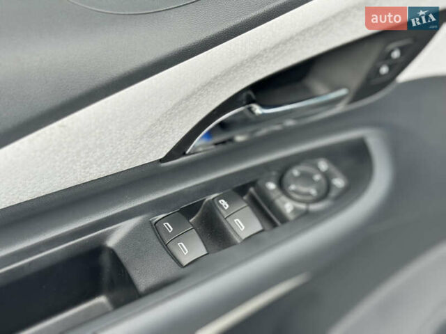 Синий Опель Ampera-e, объемом двигателя 0 л и пробегом 135 тыс. км за 15300 $, фото 51 на Automoto.ua