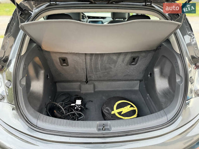 Синий Опель Ampera-e, объемом двигателя 0 л и пробегом 72 тыс. км за 15870 $, фото 9 на Automoto.ua