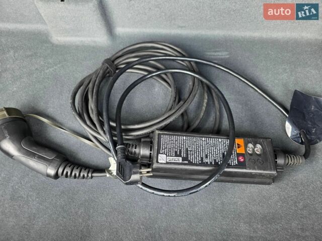 Синий Опель Ampera-e, объемом двигателя 0 л и пробегом 120 тыс. км за 17200 $, фото 42 на Automoto.ua