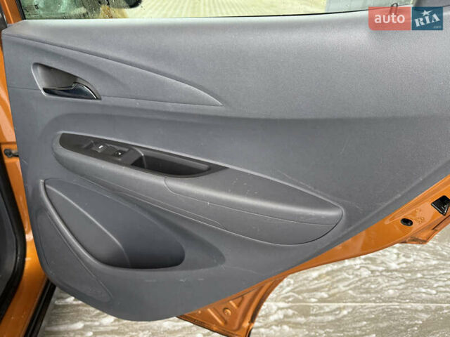 Оранжевый Опель Ampera-e, объемом двигателя 0 л и пробегом 137 тыс. км за 14499 $, фото 52 на Automoto.ua