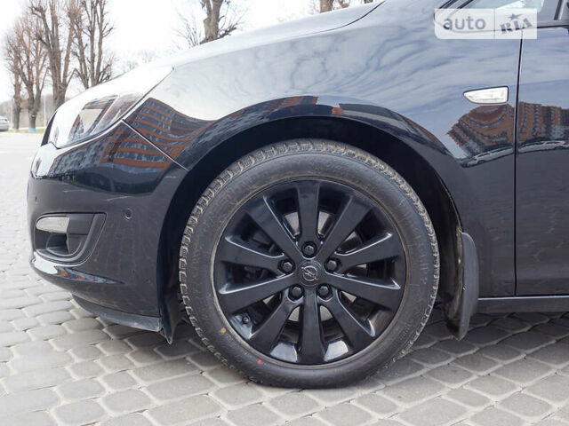 Чорний Опель Astra Sports Tourer, об'ємом двигуна 1.6 л та пробігом 185 тис. км за 9600 $, фото 19 на Automoto.ua