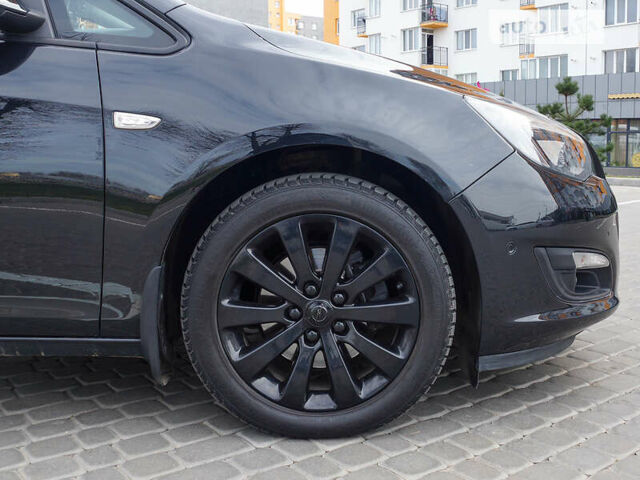 Чорний Опель Astra Sports Tourer, об'ємом двигуна 1.6 л та пробігом 185 тис. км за 9600 $, фото 13 на Automoto.ua