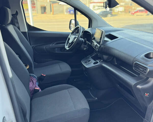 Белый Опель Combo-e, объемом двигателя 0 л и пробегом 51 тыс. км за 15350 $, фото 16 на Automoto.ua