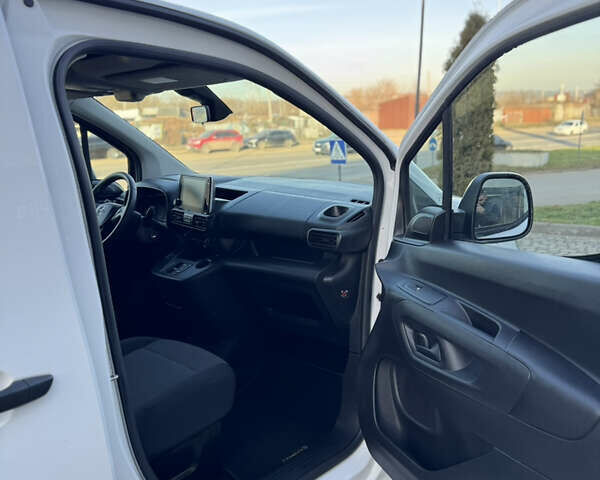 Белый Опель Combo-e, объемом двигателя 0 л и пробегом 51 тыс. км за 15350 $, фото 15 на Automoto.ua