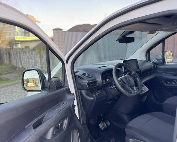 Белый Опель Combo-e, объемом двигателя 0 л и пробегом 51 тыс. км за 15350 $, фото 17 на Automoto.ua