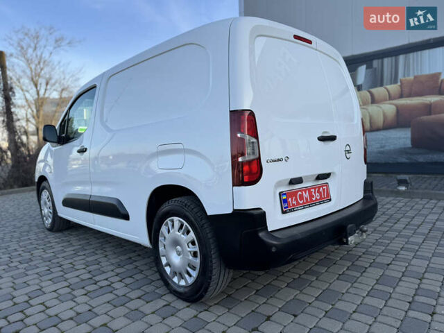 Белый Опель Combo-e, объемом двигателя 0 л и пробегом 51 тыс. км за 15350 $, фото 5 на Automoto.ua