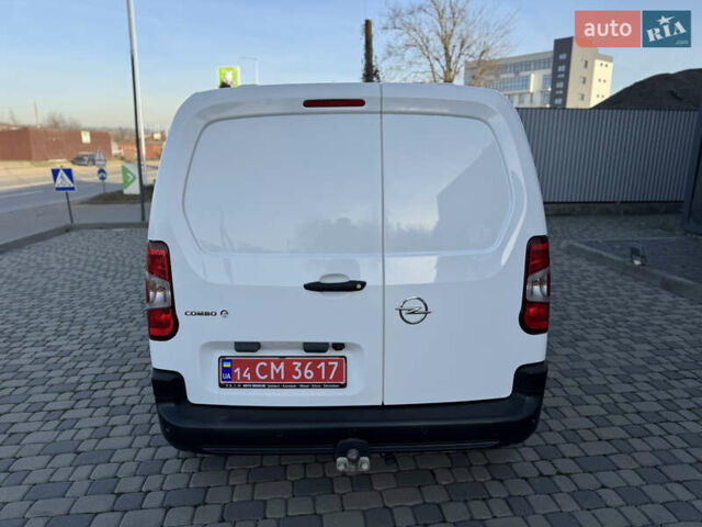 Белый Опель Combo-e, объемом двигателя 0 л и пробегом 51 тыс. км за 15350 $, фото 6 на Automoto.ua