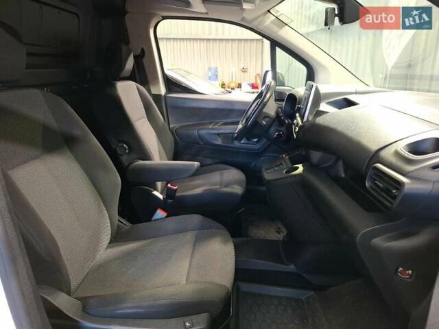 Белый Опель Combo-e, объемом двигателя 0 л и пробегом 56 тыс. км за 18900 $, фото 8 на Automoto.ua